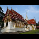Hier gibt es mehrere buddhistische Tempel